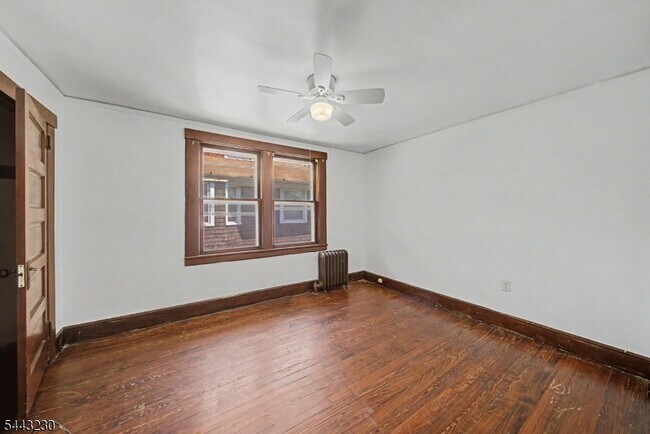 Building Photo - 420 Hill St