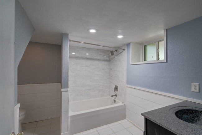 Building Photo - 5212 Midmoor Rd