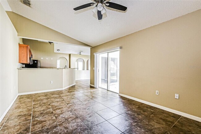 Building Photo - 822 Del Prado Dr