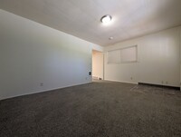 Building Photo - Nice 1 bed-1 bath apartment in Springfield