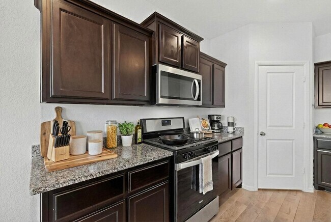 Building Photo - 8425 Wildwest Dr
