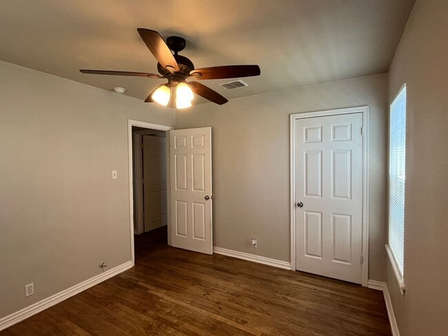 Building Photo - UPDATED CENTRAL CITY HOME