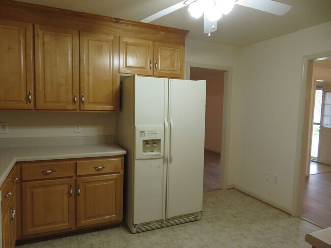 Building Photo - Colonial Heights Virginia