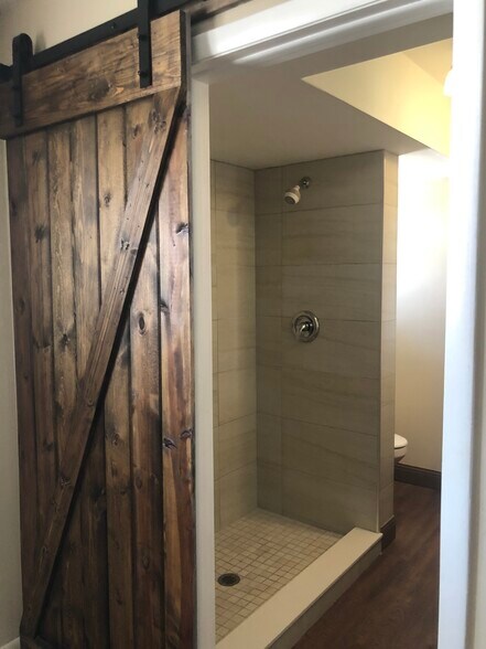 Master bath - 1303 SW 16th Ter