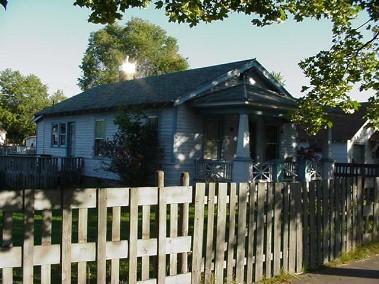Building Photo - Two Bedroom Home in the Rose Park Neighbor...