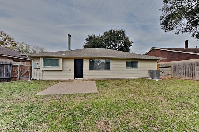 Building Photo - 19111 Ruble Dr