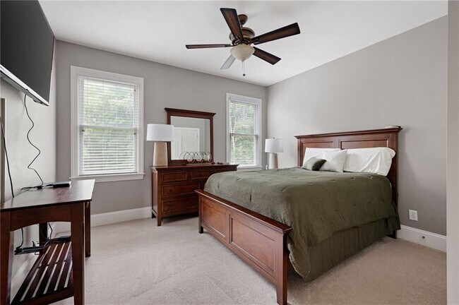 Building Photo - 227 Oakwind Pointe