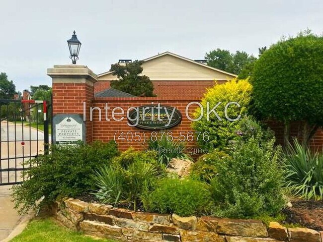 Building Photo - 4400 Hemingway Dr