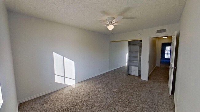 Building Photo - 26 Duane