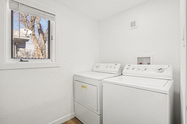 Building Photo - Remodeled 3-Bedroom Home with Private Yard & 2-Car Garage in Berkeley