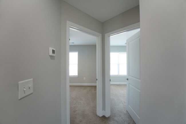 Building Photo - 282 Judson Wy