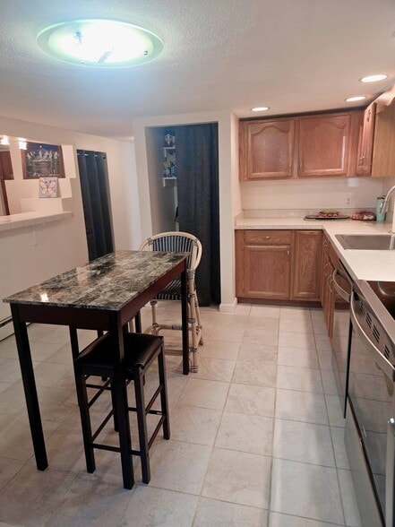 Building Photo - 299 Crescent Ave