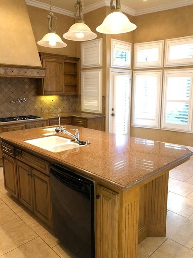 Building Photo - Executive Seven Oaks Grand Island