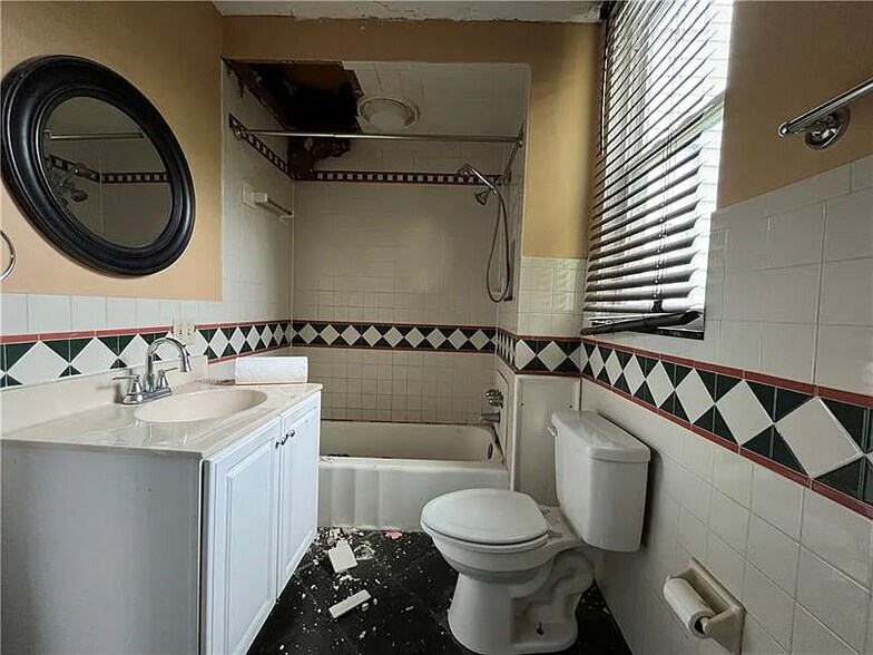 Building Photo - 3929 Vinceton St