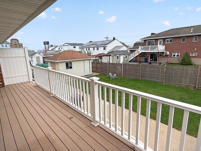 Building Photo - Beautiful Condo In Revere MA!