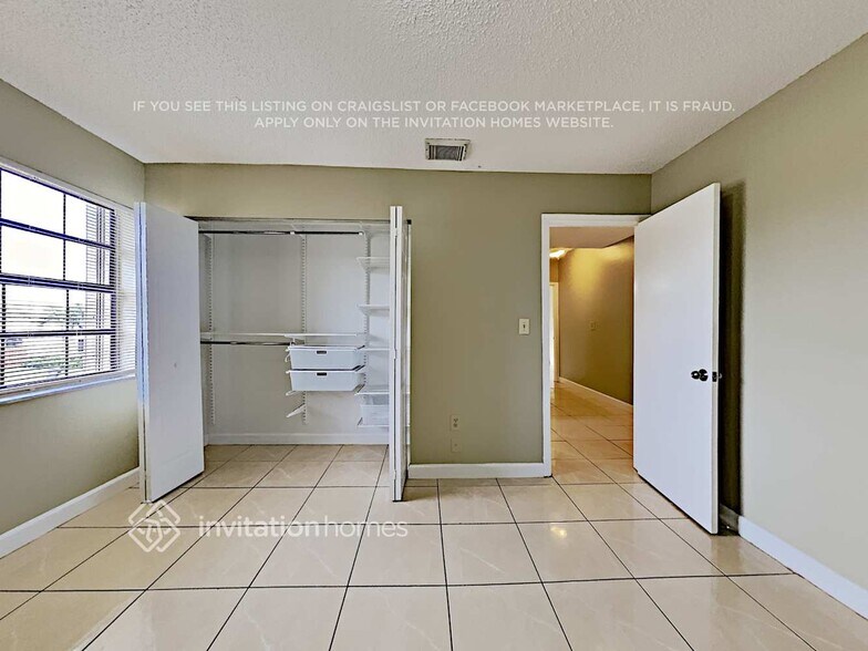 Building Photo - 10420 SW 67th St