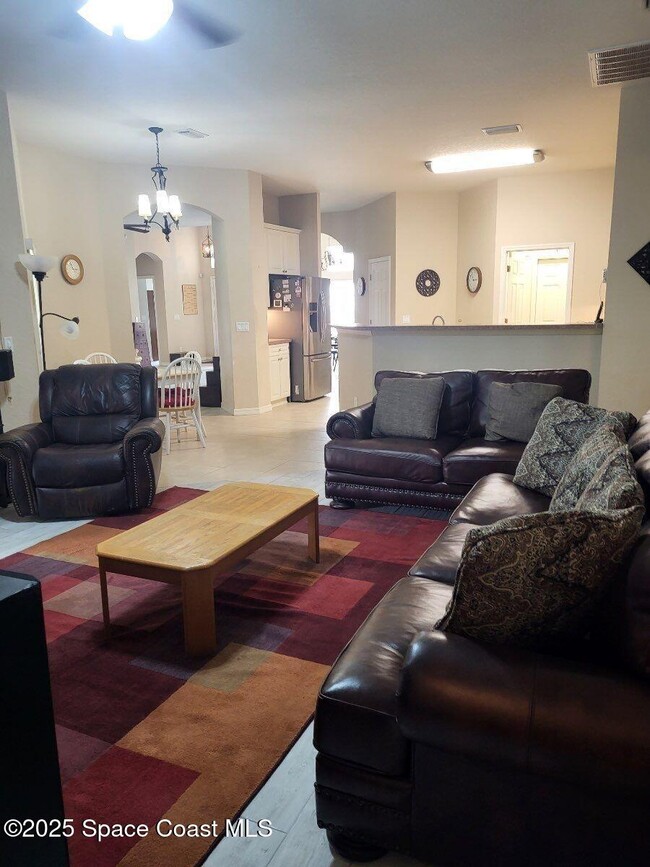 Building Photo - 4858 Chastain Dr