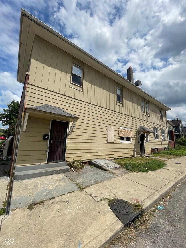 Primary Photo - 117 E Palmer St
