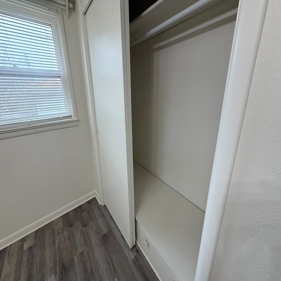 Building Photo - 1525 6th St