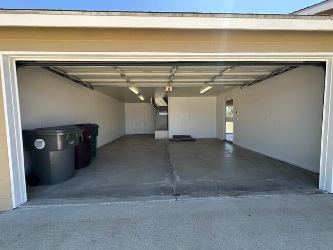Building Photo - 6629 La Habra Ave