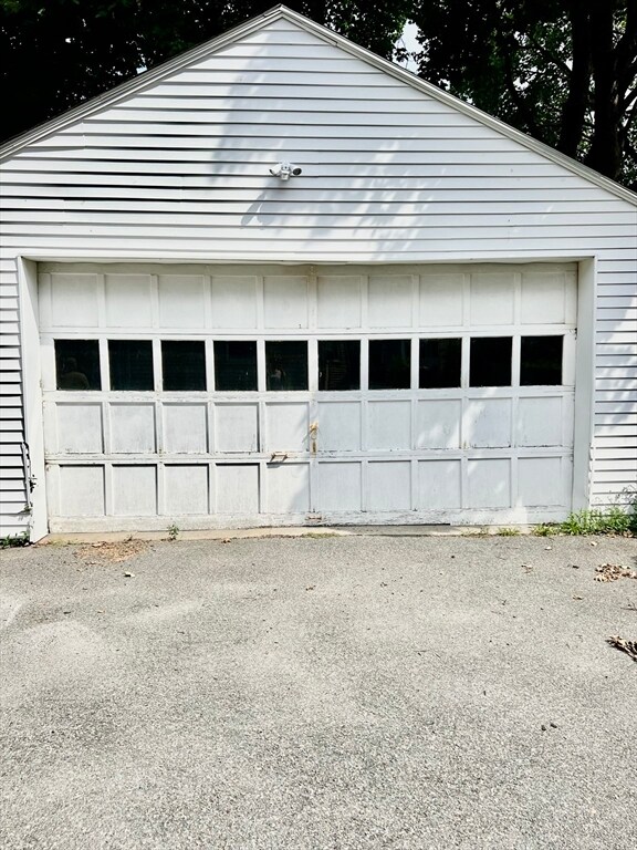 Building Photo - 16-18 Seafoam Ave