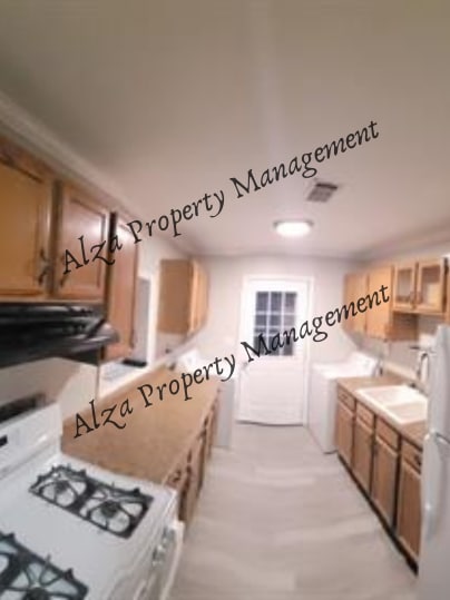 Building Photo - 2210 Capri Ave