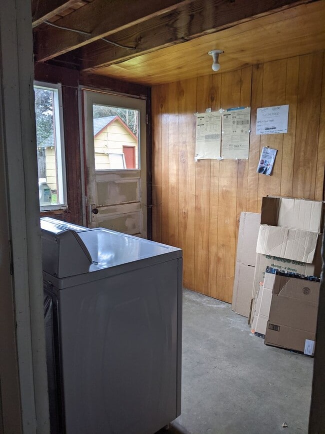 Building Photo - BraP01