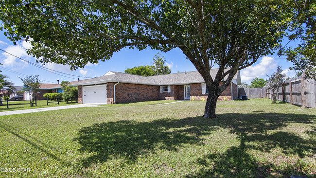 Building Photo - 1430 Tina Ave