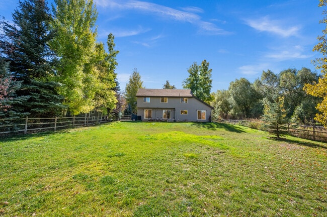 Building Photo - 1702 Cutter Ln