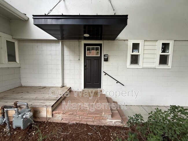 Primary Photo - 1010 8th St