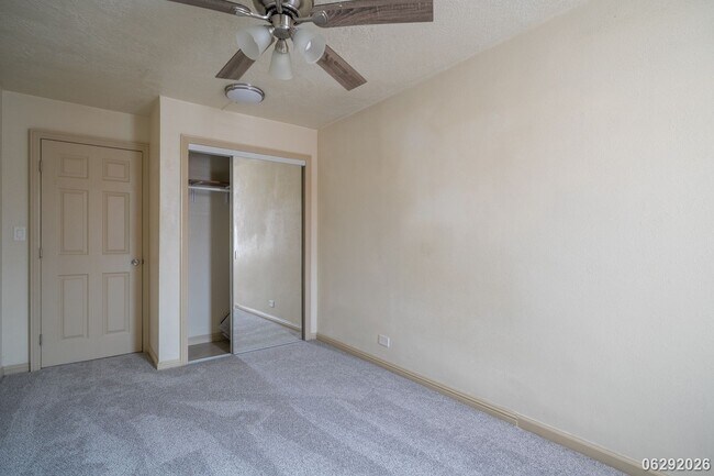 Building Photo - Available now! 3-Bdrm, 1-Bath, 1-Parking  at Pearl Ridge Terraces in Aiea