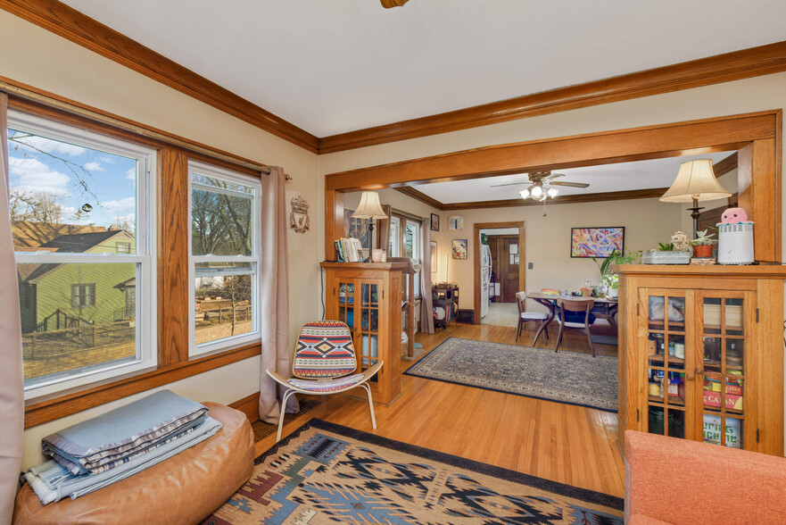 Well maintained, classic, comfortable space with open dining room and living room - 616 37th Ave NE