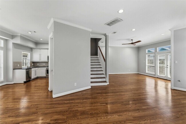 Building Photo - 1332 Fairview St