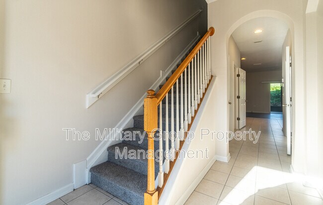 Building Photo - 710 Crystal Way