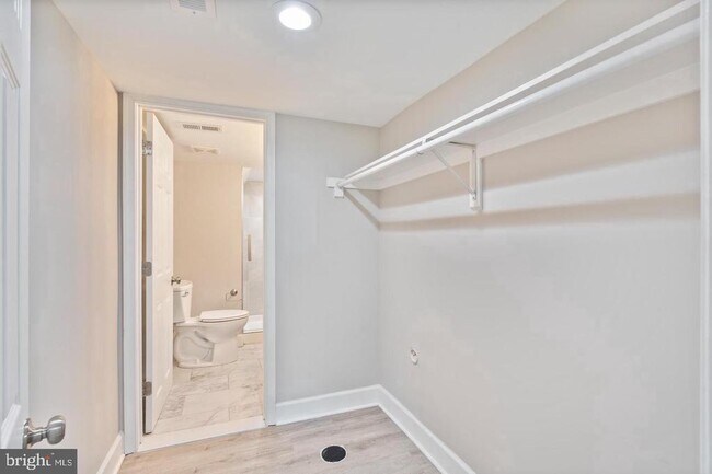 Building Photo - 3819 Roland Ave