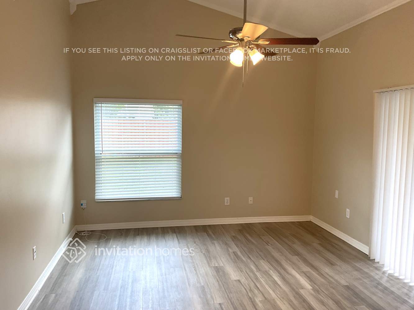 Building Photo - 888 Somerset Dr
