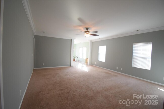 Building Photo - 3296 Saddlebrook Dr