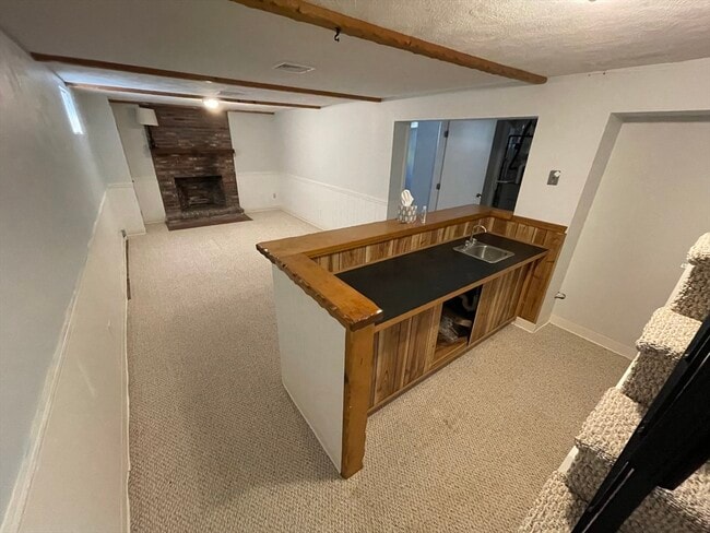 Building Photo - 18 Charles St