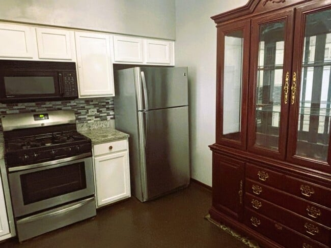 Building Photo - 2528 Bordeaux Ln