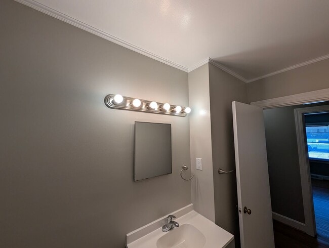 Building Photo - 3 Bedroom, 1.5 Bath Home with HVAC & Fenced Backyard