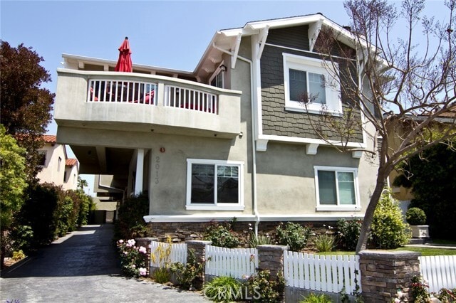 Building Photo - 2013 Vanderbilt Ln