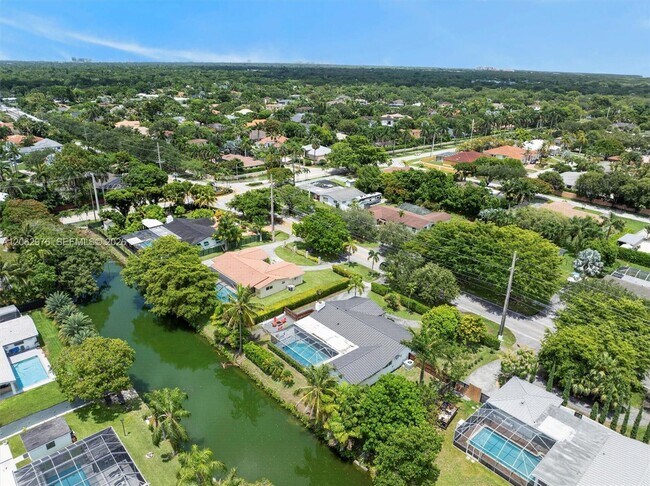 Building Photo - 16840 SW 87th Ave