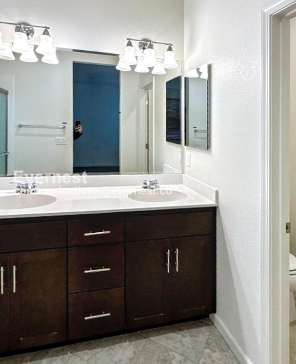 Building Photo - 60 Regency Pl