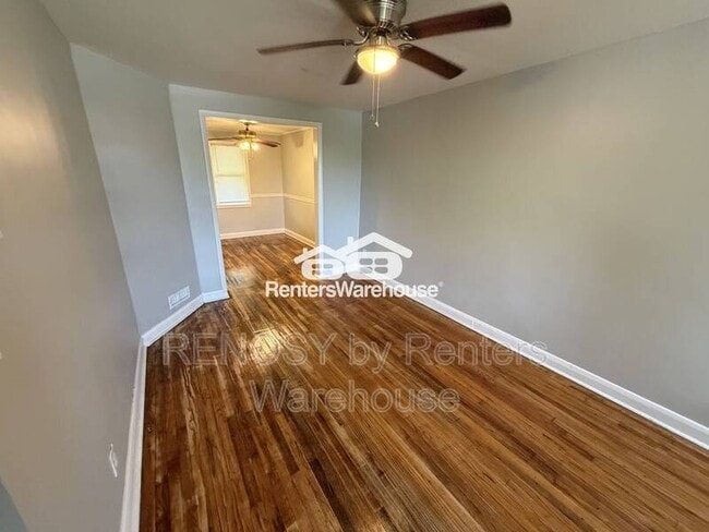 Building Photo - 1038 Iris Ave