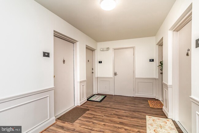 Building Photo - 355 Homeland Southway