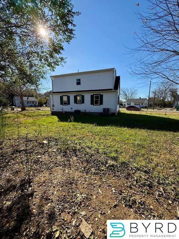 Building Photo - 5305 Lochaven Ave