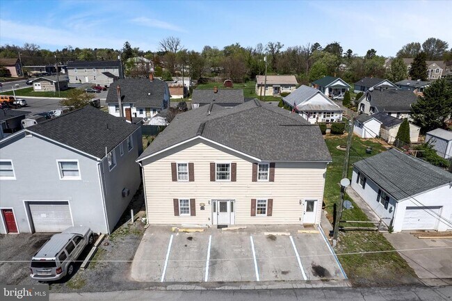 Building Photo - 540 Monticello St