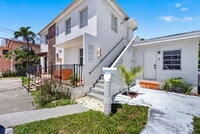 Building Photo - 614 SW 19th Ave