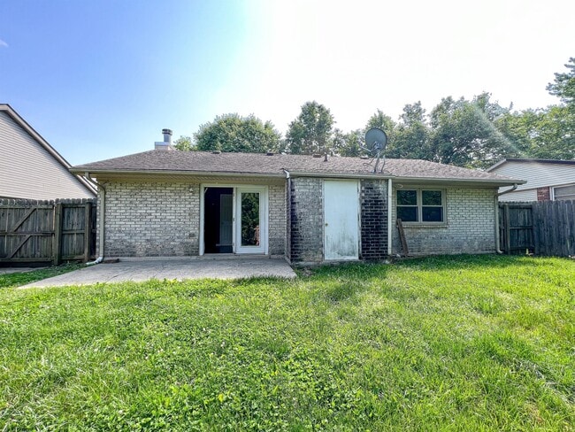 Building Photo - 1559 Summerhill Dr