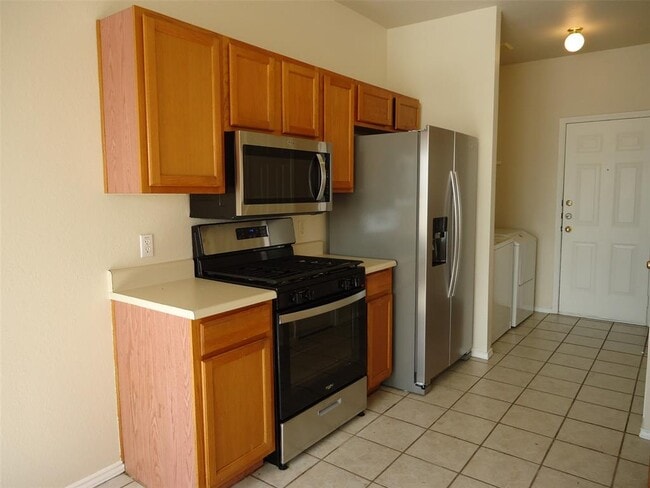 Building Photo - 2847 Southampton Way